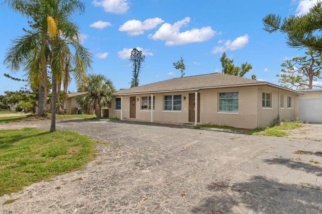 The Heart Of Cape Coral! Apartment Exterior photo