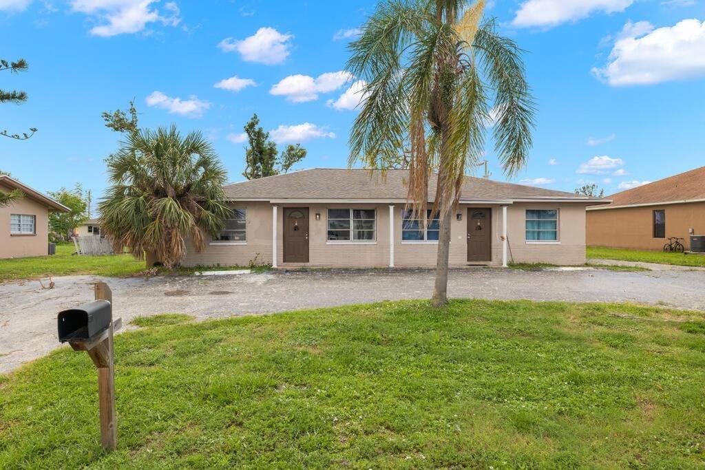 The Heart Of Cape Coral! Apartment Exterior photo