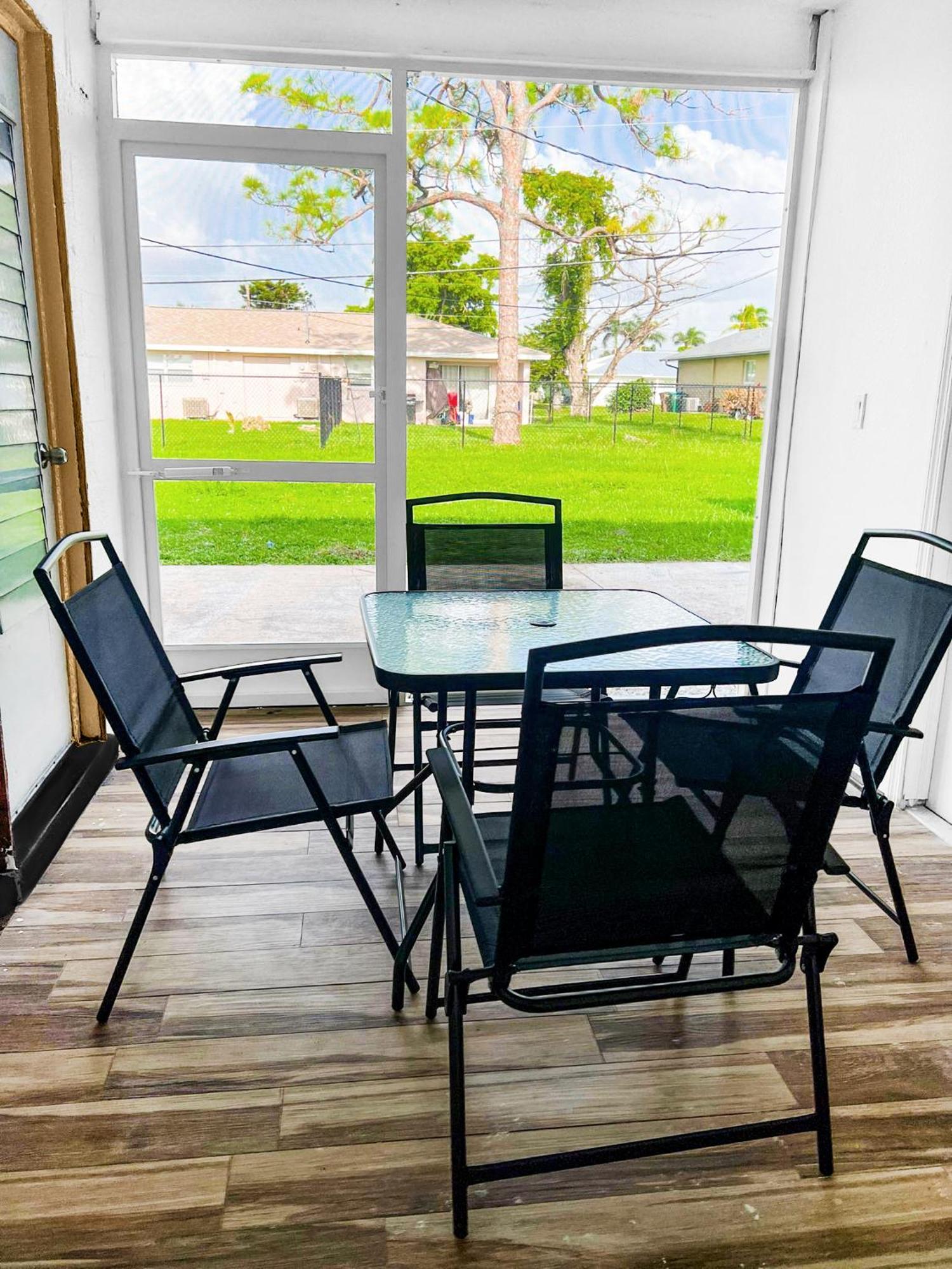 The Heart Of Cape Coral! Apartment Exterior photo